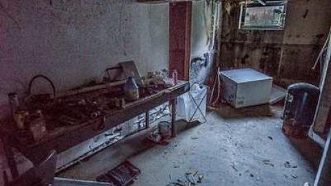 Hurtin' - Ouch-Couch8.jpg