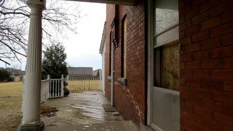 Binbrook Estate House - binbrook-estate-house12-apr8-2013.jpg