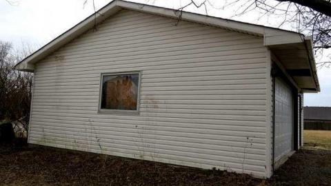 Binbrook Estate House - binbrook-estate-house18-apr8-2013.jpg