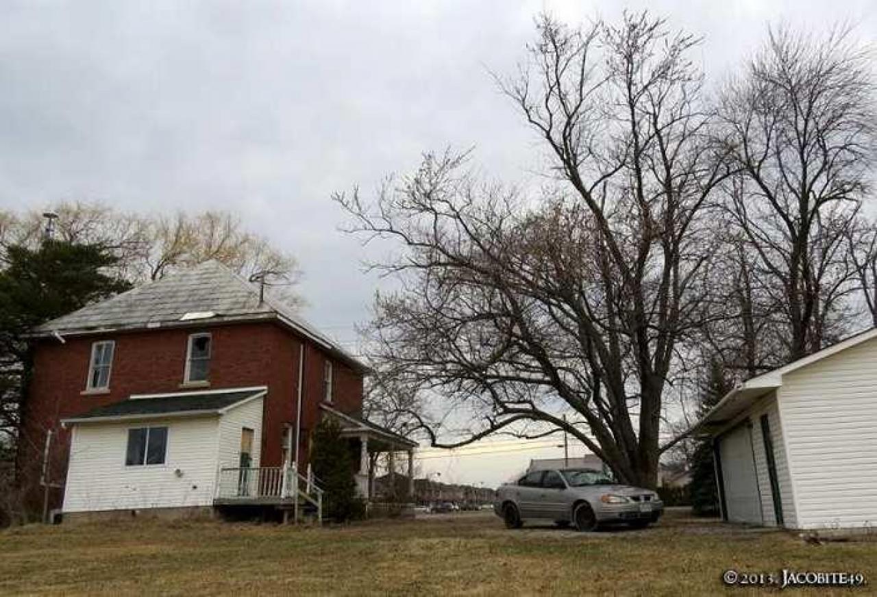 Binbrook Estate House - binbrook-estate-house21-apr8-2013.jpg