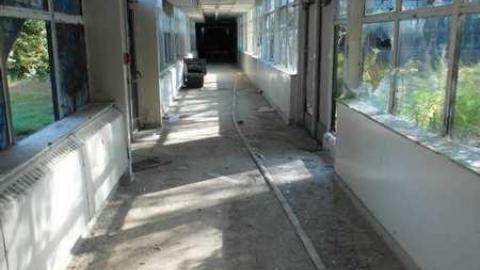 Class Dismissed - Alderwood-Collegiate-Institute306.jpg