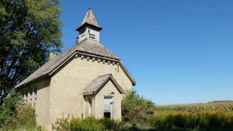 One room beauty  - Maple-Lodge-(ghost-town)-SS326.jpg