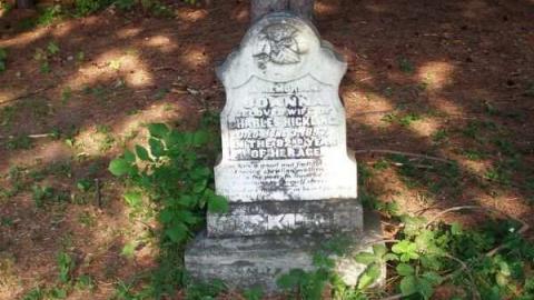 Lawrence Pioneer Cemetery photo 4