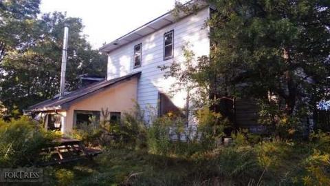 Sept 8, 2013 - Hold-Out-House5.jpg