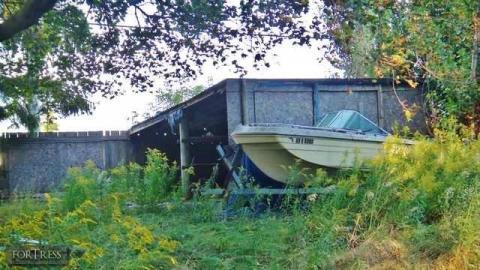 Sept 8, 2013 - Hold-Out-House8.jpg