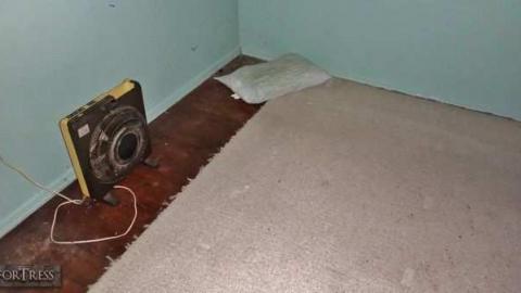 Sept 8, 2013 - Hold-Out-House27.jpg