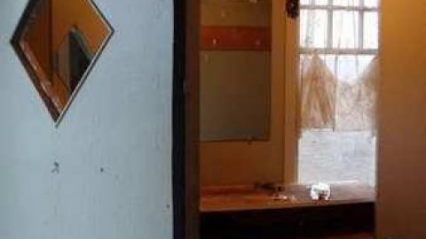 Sept 20, 2013 2 weeks later - Hold-Out-House44.jpg