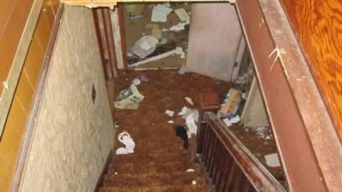 House 1 - Beeton-is-Trashed-Big-Time46.jpg