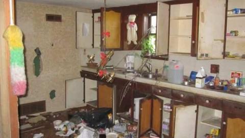 House 1 - Beeton-is-Trashed-Big-Time47.jpg