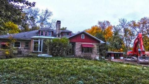 Getting Dark - The-Mansion15.jpg