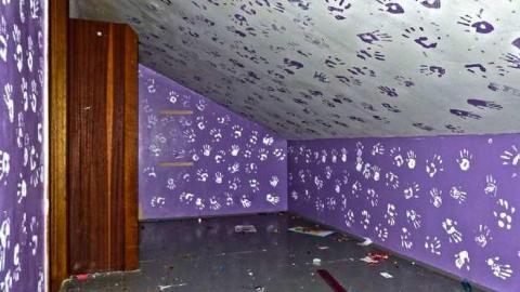 Getting Dark - The-Mansion22.jpg