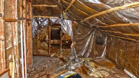 Getting Dark - The-Mansion10.jpg