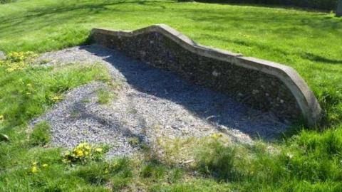 Butlers Burial Grnd Apr 2009 - Butler-Burial-Ground7.jpg