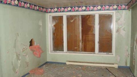 Gobble Gobble - Poor-Little-House,-Leslie-St.18.jpg