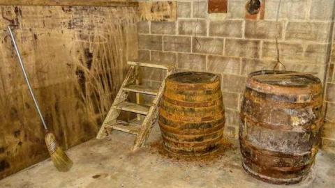 The Main House - xj4.jpg