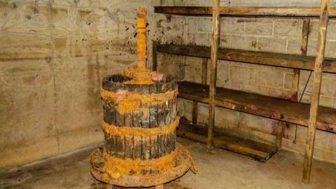 The Main House - nl5.jpg