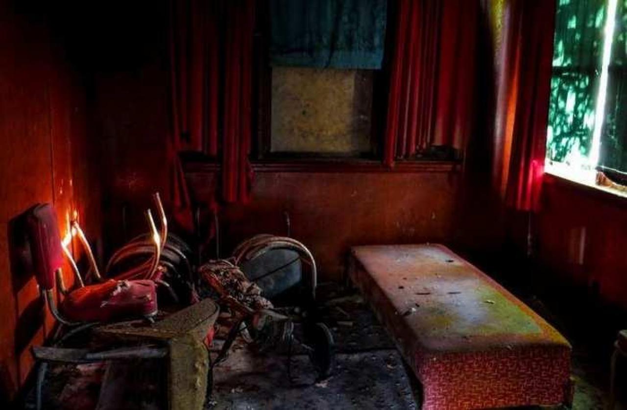 The Decaying Cabins - 38 - IMG_7243-3.jpg