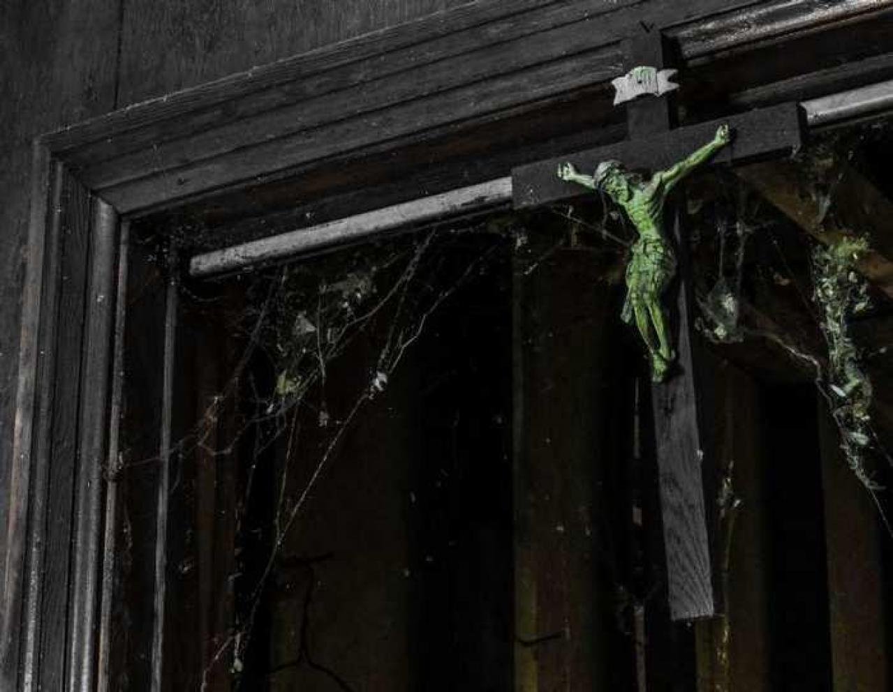 The Decaying Cabins - 46 - IMG_7249-3-3-2.jpg