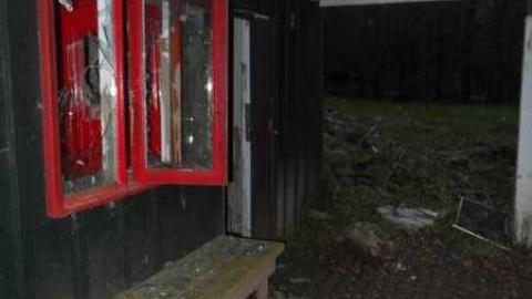 No Service - Green-Hill-Side115.jpg