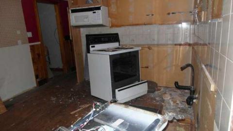 No Service - Green-Hill-Side105.jpg