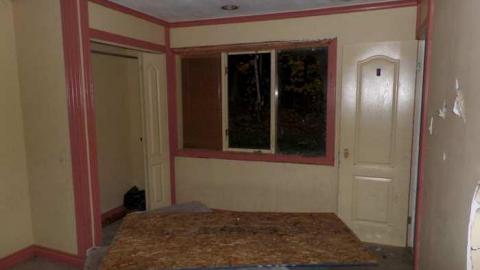 No Service - Green-Hill-Side110.jpg