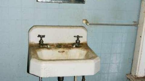 Wow - The-Smiths-Home39.jpg