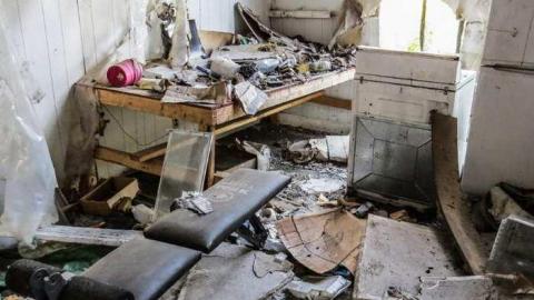 Aug 2013 Visit X 2 - Oshweken-Gas-Station4.jpg