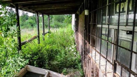 Aug 2013 Visit X 2 - Oshweken-Gas-Station52.jpg