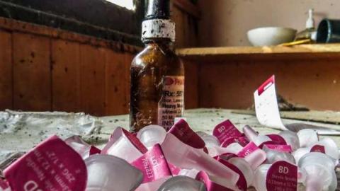 Aug 2013 Visit X 2 - Oshweken-Gas-Station7.jpg