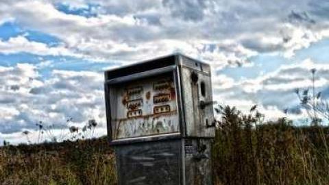 No Gas, No Power - Oshweken-Gas-Station21.jpg