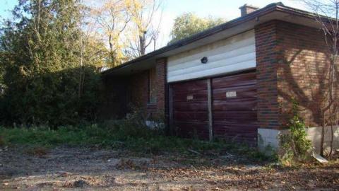 Graveyard - DSC01460.jpg