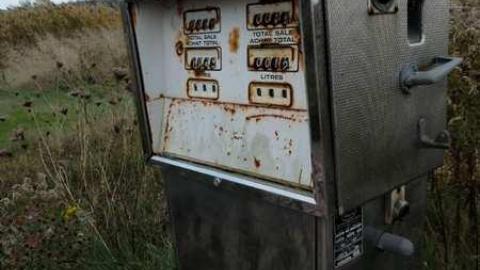 Oct2013 - Oshweken-Gas-Station59.jpg