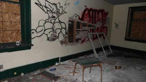 Boarded Up - Rockwood-Farm-House125.jpg