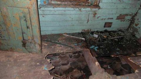 T&B Rock (After the Attack) - Tall-Red-on-8696.jpg