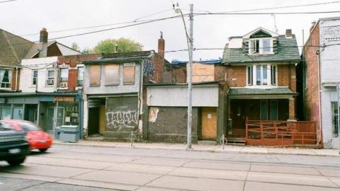 Just a Couple - Bathurst-Anomaly3.jpg