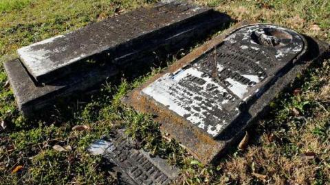 Nov2013 - Ross-Cemetery33.jpg