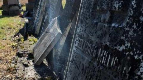 Nov2013 - Ross-Cemetery38.jpg