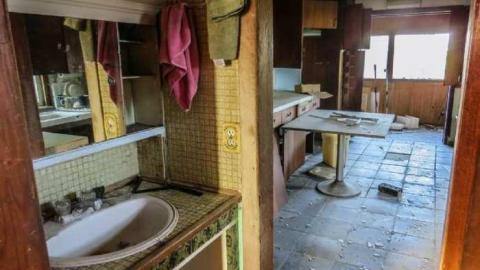 Just Before The End - Death-in-the-Mirror37.jpg