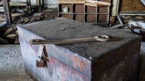 Just Before The End - Death-in-the-Mirror51.jpg