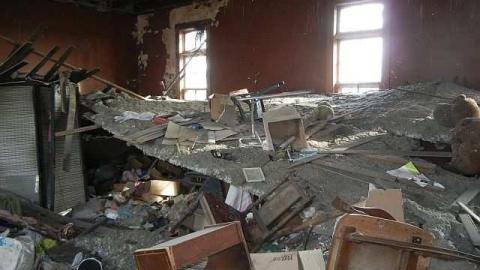 Minto Schoolhouse/home - ceiling down.jpg