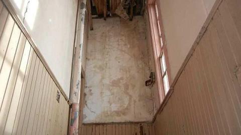 Minto Schoolhouse/home - Hall.jpg