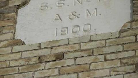 Minto Schoolhouse/home - 1900.jpg