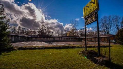 Swimmin' Pool, Movie Stars - Grand-Inn20.jpg