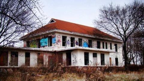 Snowing at Camp 30 - Camp-30-Bowmanville384.jpg