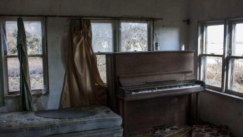 Visit to the Mansion - Mother-Marys-Messy-Mansion23.jpg