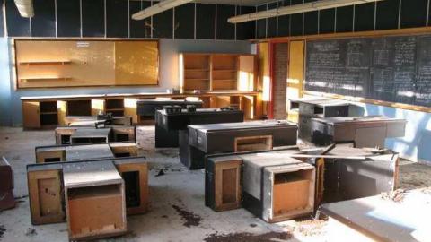 Education Out, Security In - Alderwood-Collegiate-Institute389.jpg