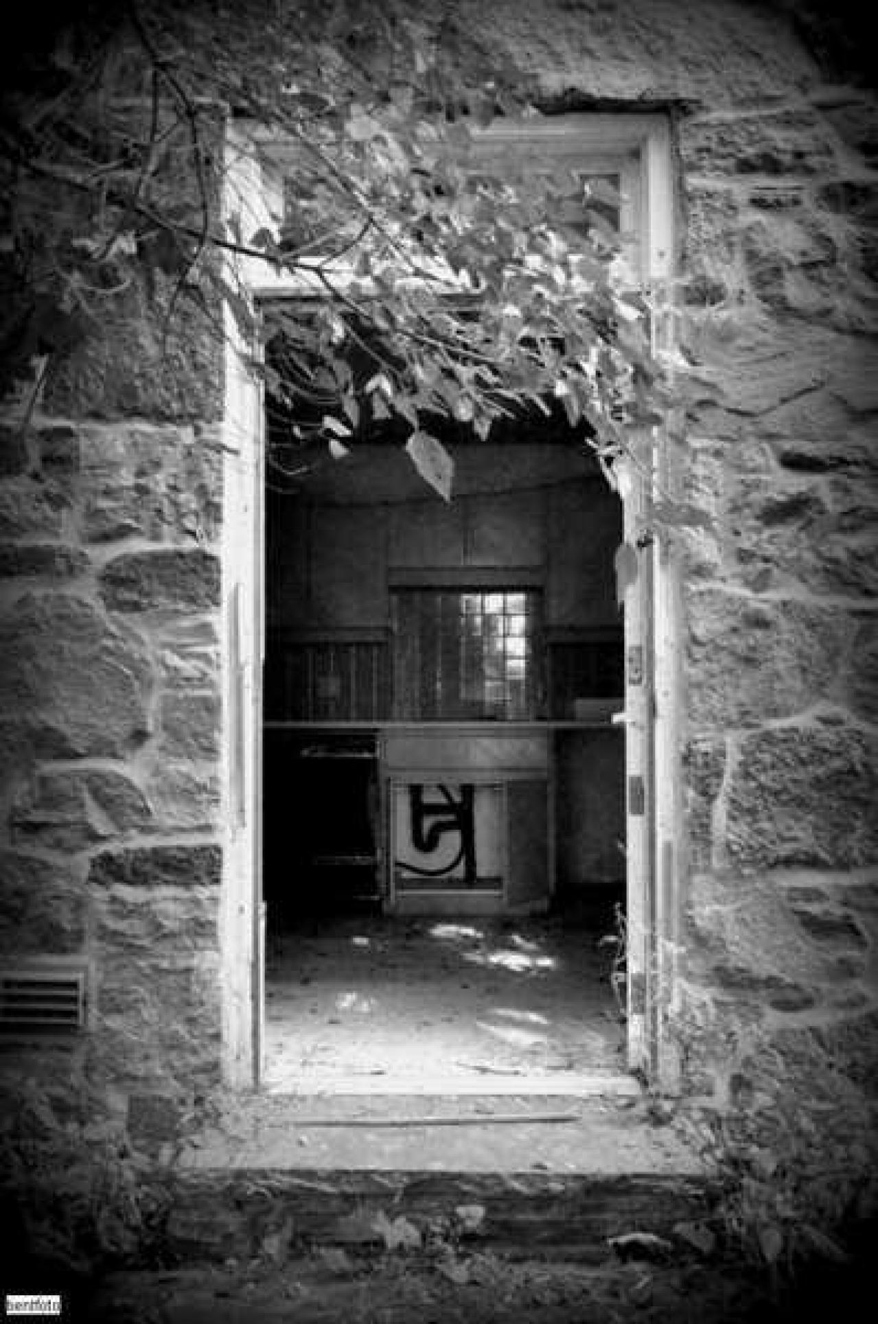 2012 Memories - MagnerRobson-Home-(1860)37.jpg