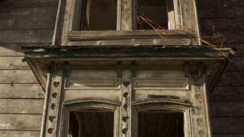 Beautiful Decay - guyitt_04.jpg