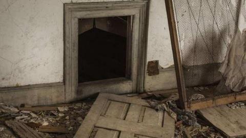 Beautiful Decay - guyitt_13.jpg