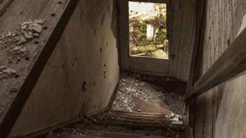 Beautiful Decay - guyitt_14.jpg